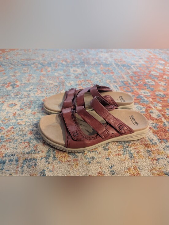 Earth Shoes - Earth Mira Loures Women’s 8.5M Bordeaux Red Leather Slip On 3 Strap Sandals